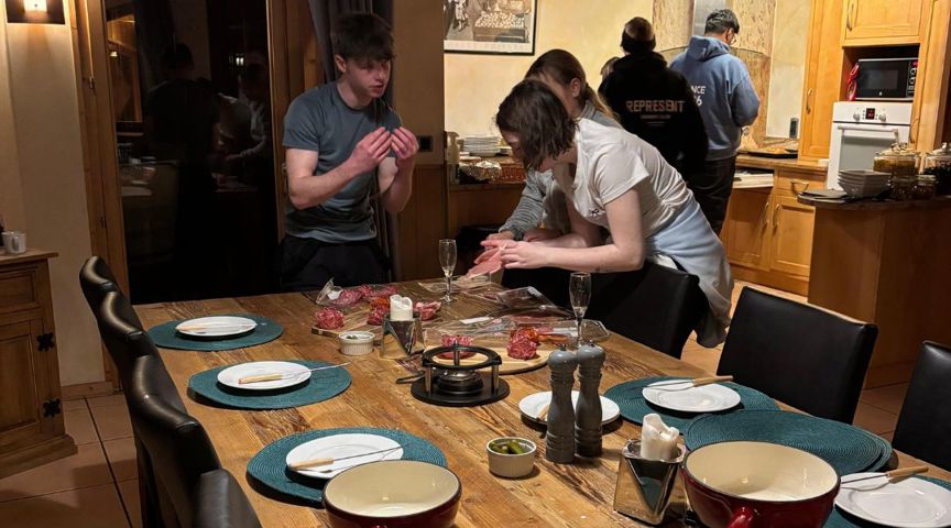 612553296 1294326016054498 381080779586754662 N